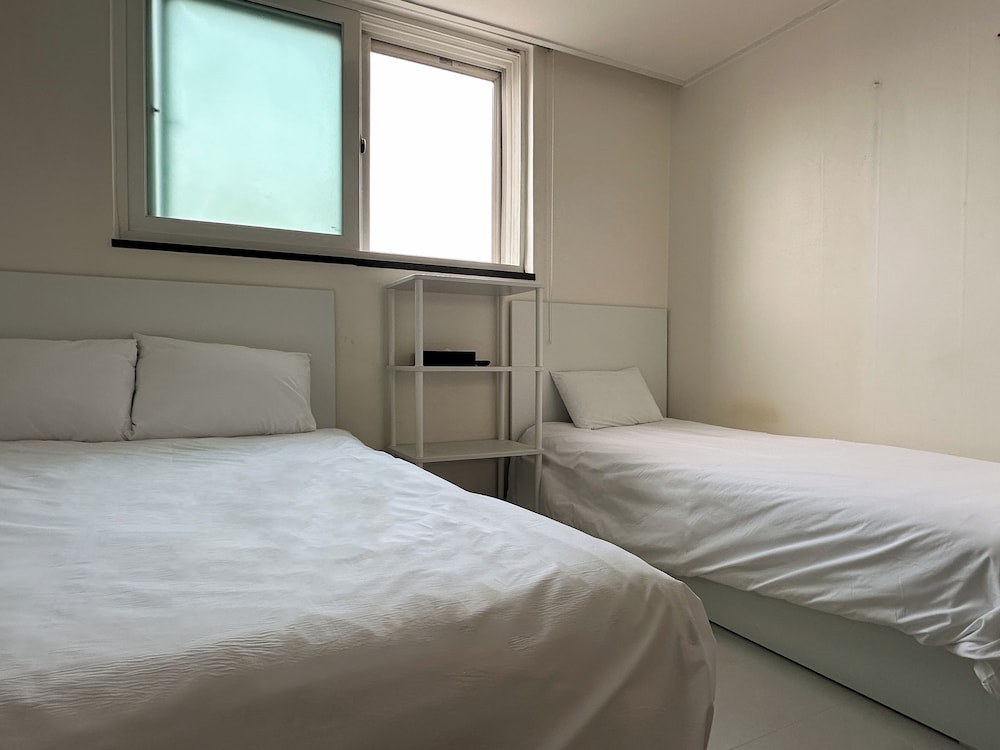 Three Seven Hotel 22/49