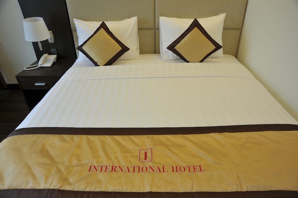 International Hotel 33/63