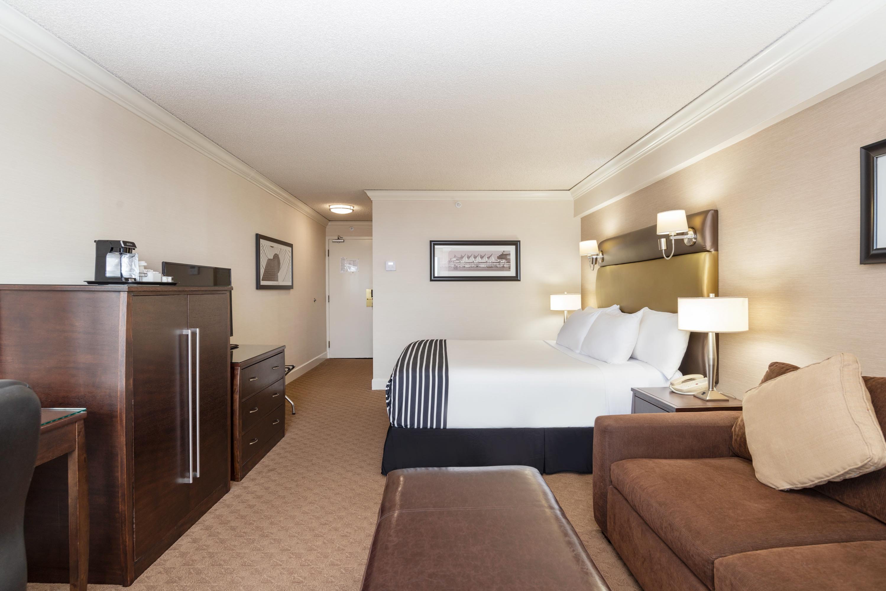 Sandman Signature Vancouver Airport Hotel 25/77