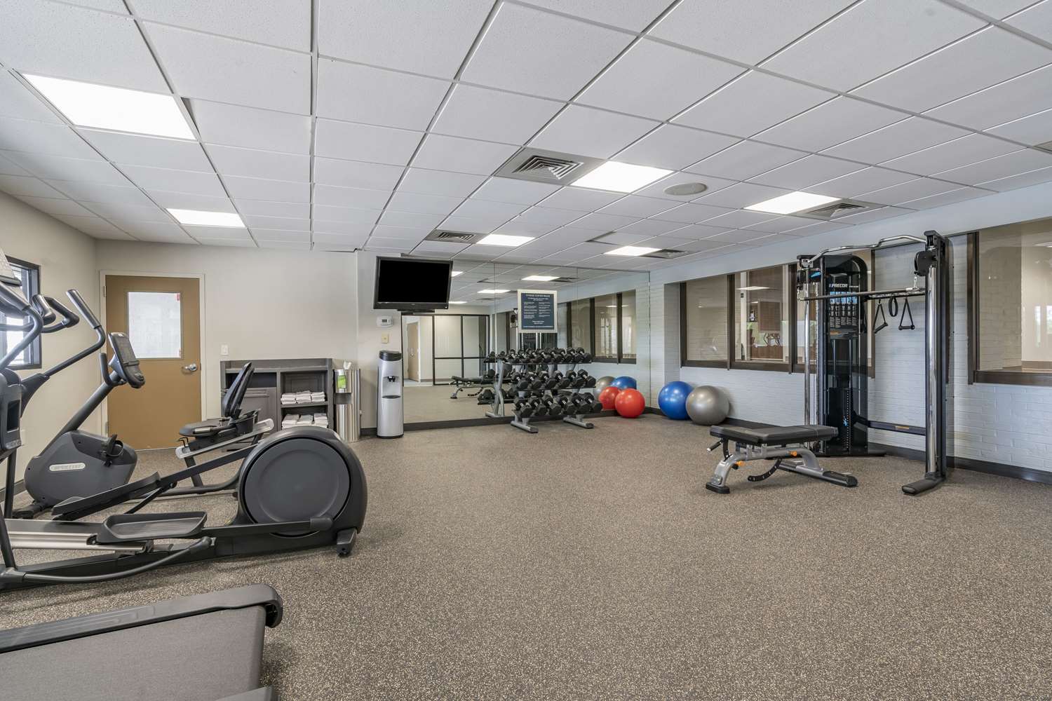 MainStay Suites Lexington I-75 23/30