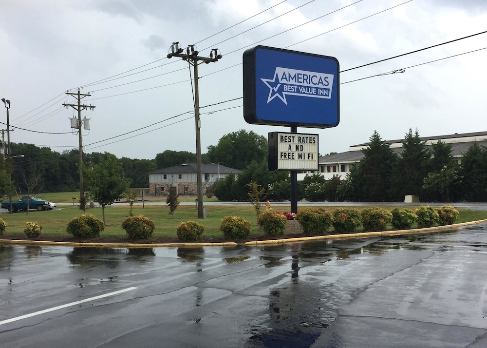 Americas Best Value Inn Manchester TN 19/22