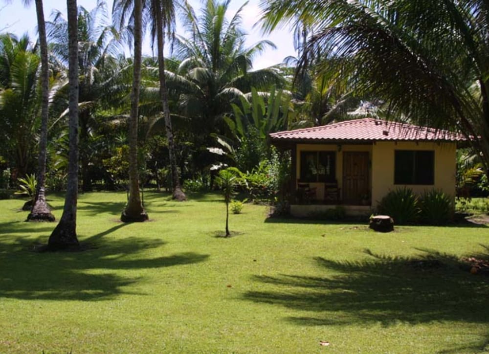 Turtle Beach Lodge 49/50