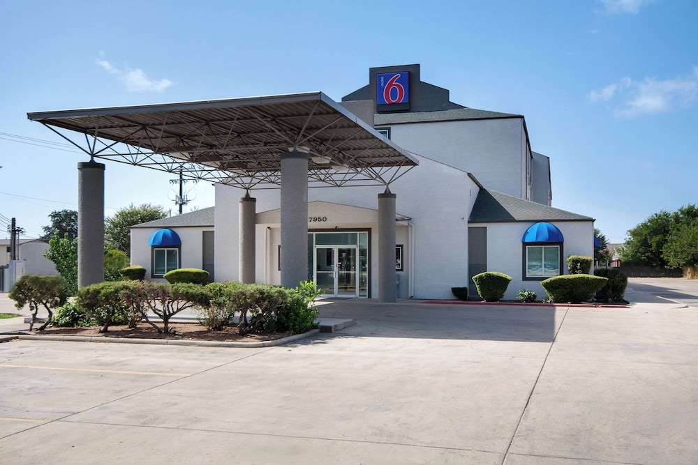 Motel6 San Antonio, TX - South photo1