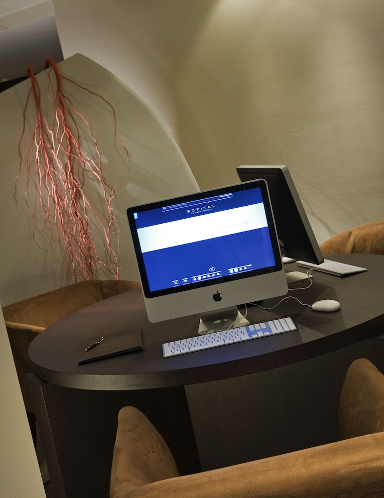 Sofitel Marseille Vieux Port Hotel 40/50