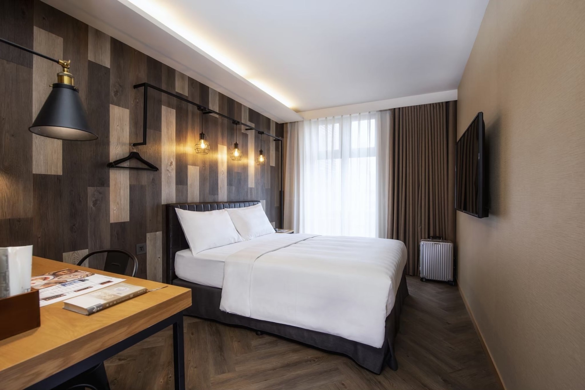 City, Double Bed