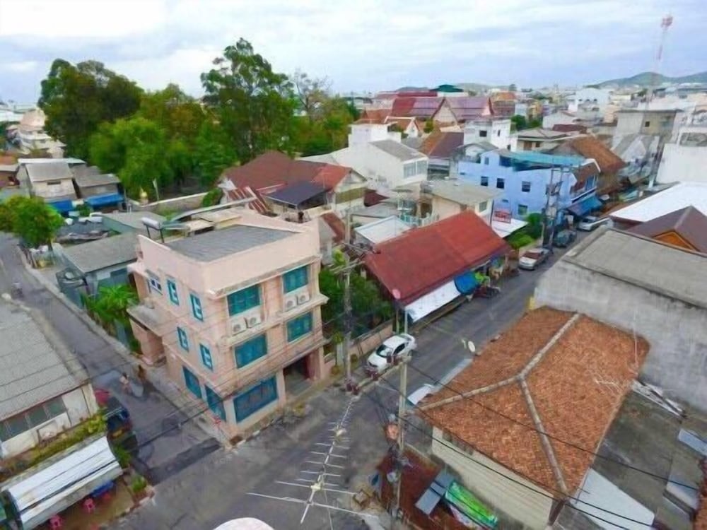 Baan Nai Nakhon 1/48