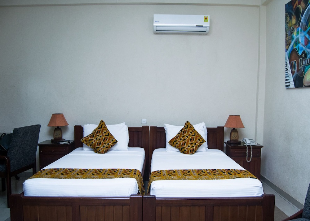 Coconut Grove Regency Hotel 21/66