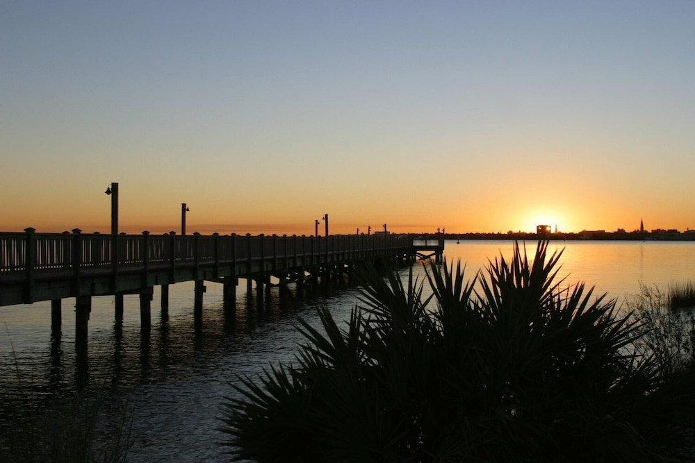 Harborside At Charleston Harbor Resort And Marina 40/50