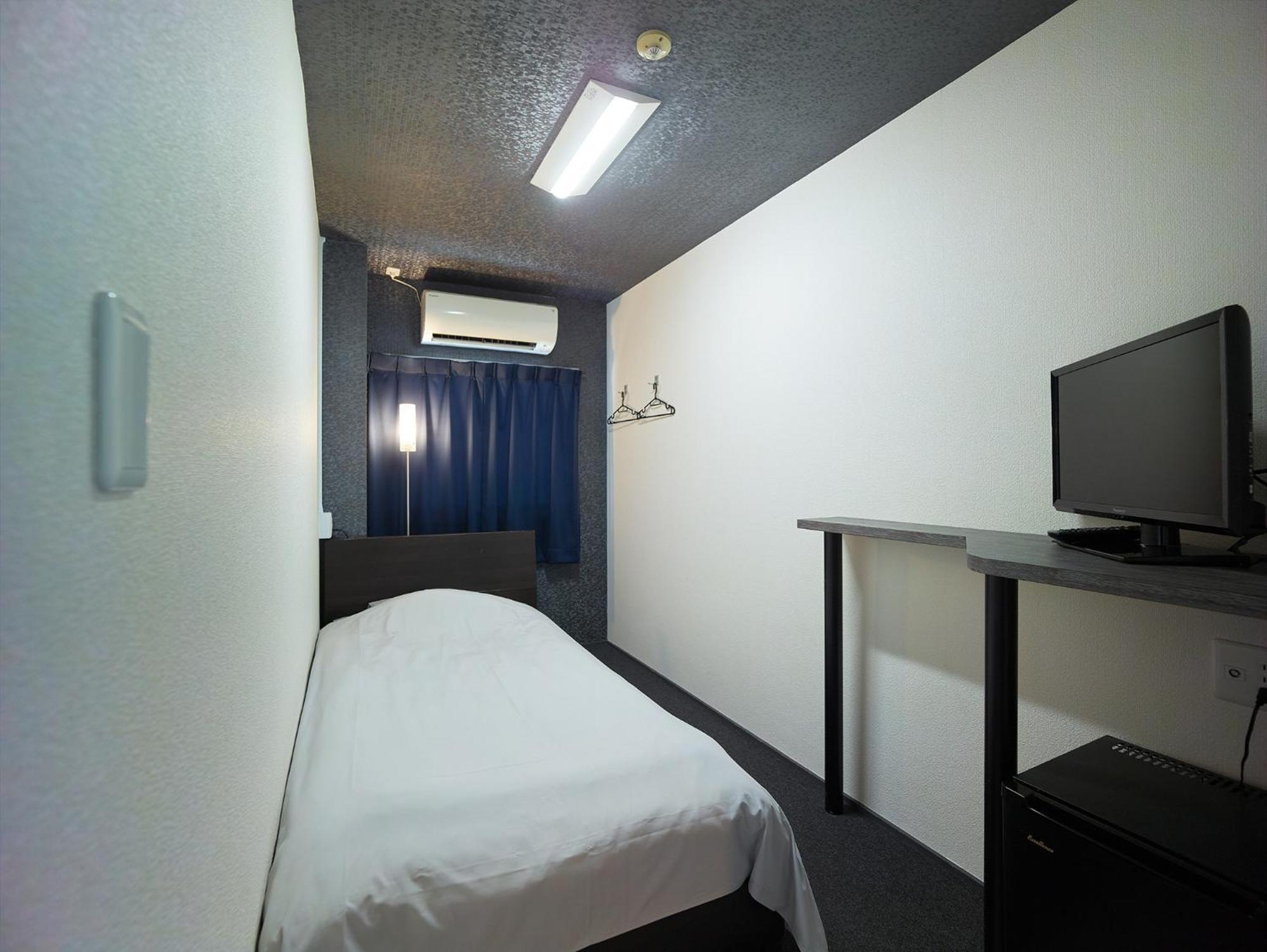 JAPANESE, ECONOMY, SINGLE, SHARED BATHROOM