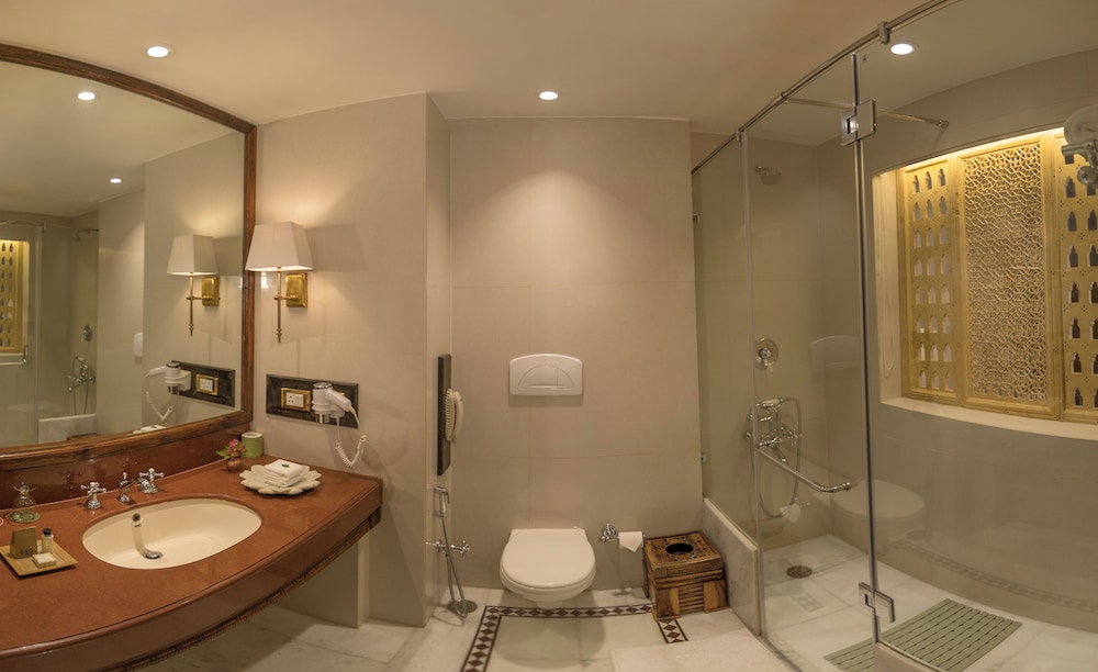 HERITAGE, KING BED