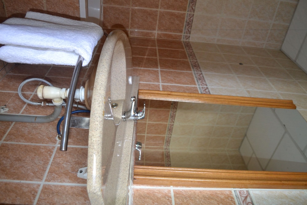 Hotel Akena City 12/26