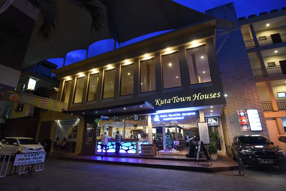 KUTA TOWNHOUSE APARTMENTS 3/47