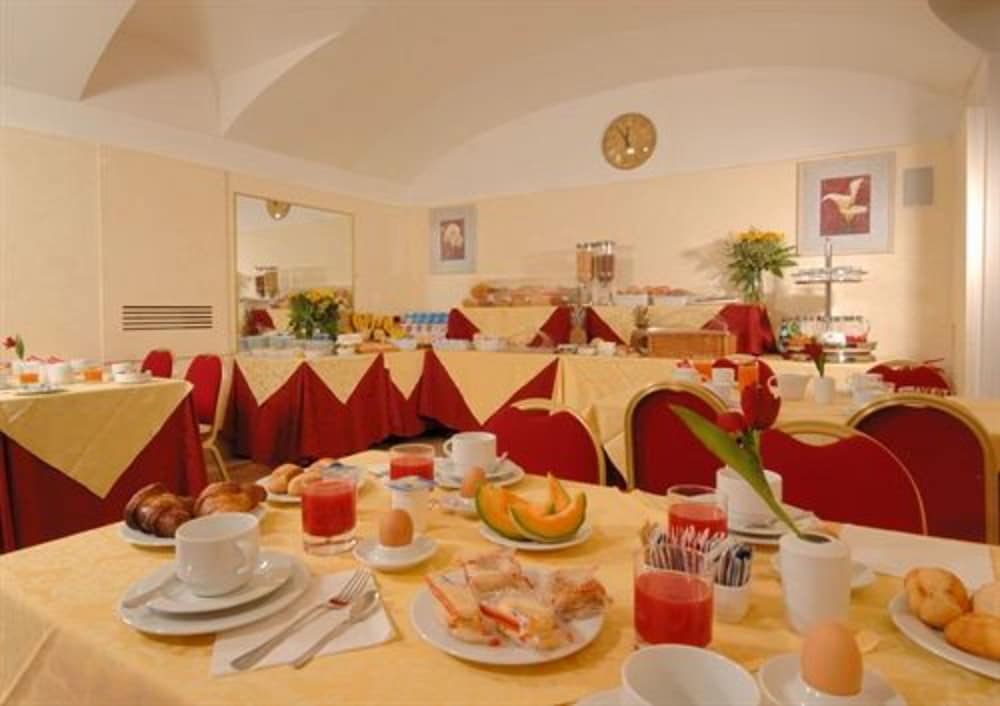 restaurant cafeteria