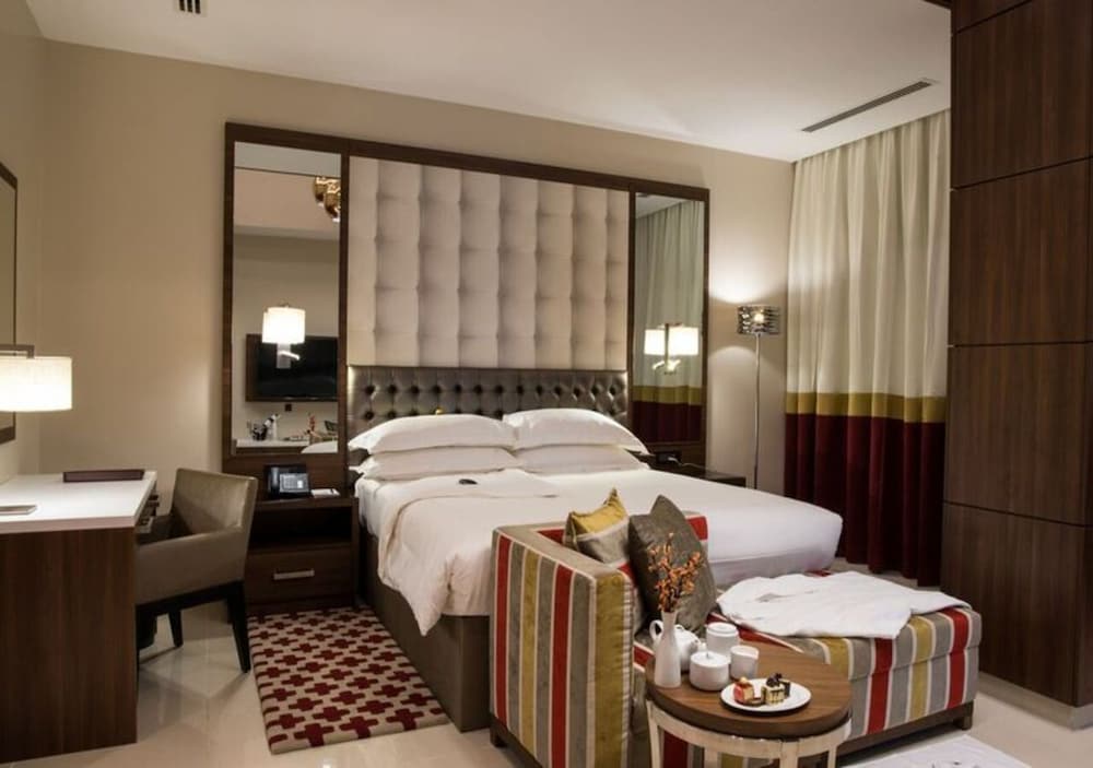 The Envoy Hotel 12/50