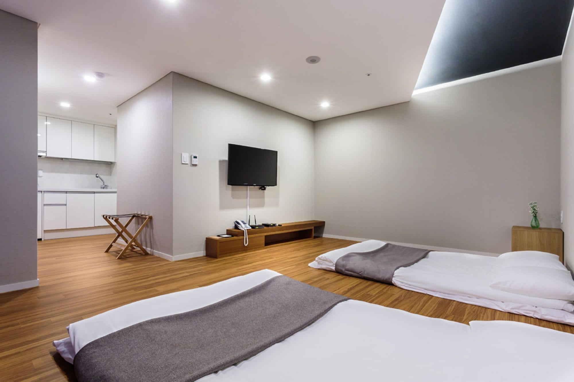 Ondol, Premier, 2 Futon Beds, with Extra Bed