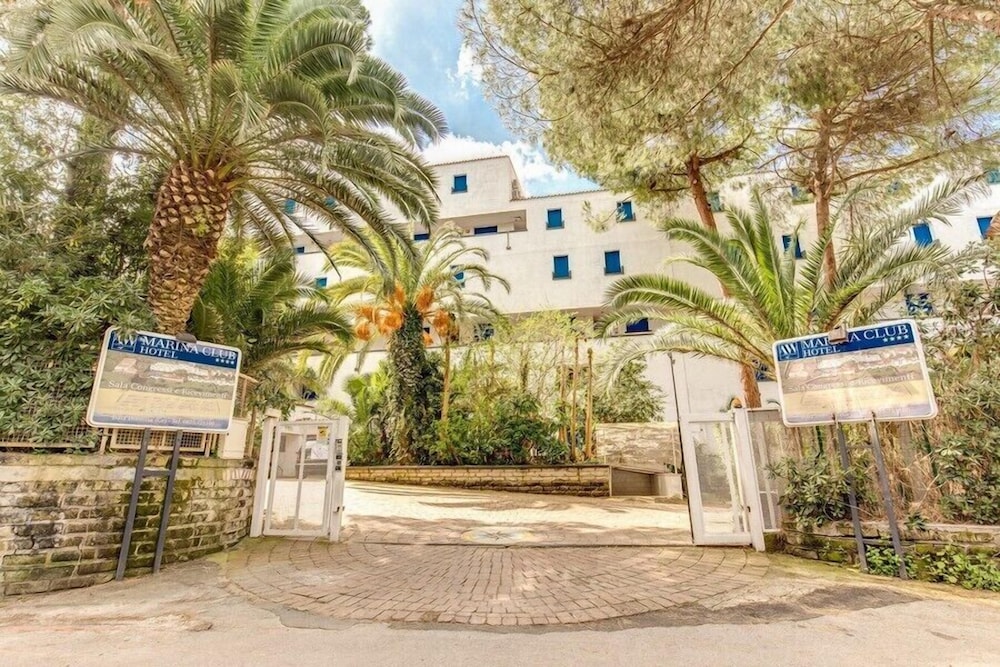 Marina Club 32/50
