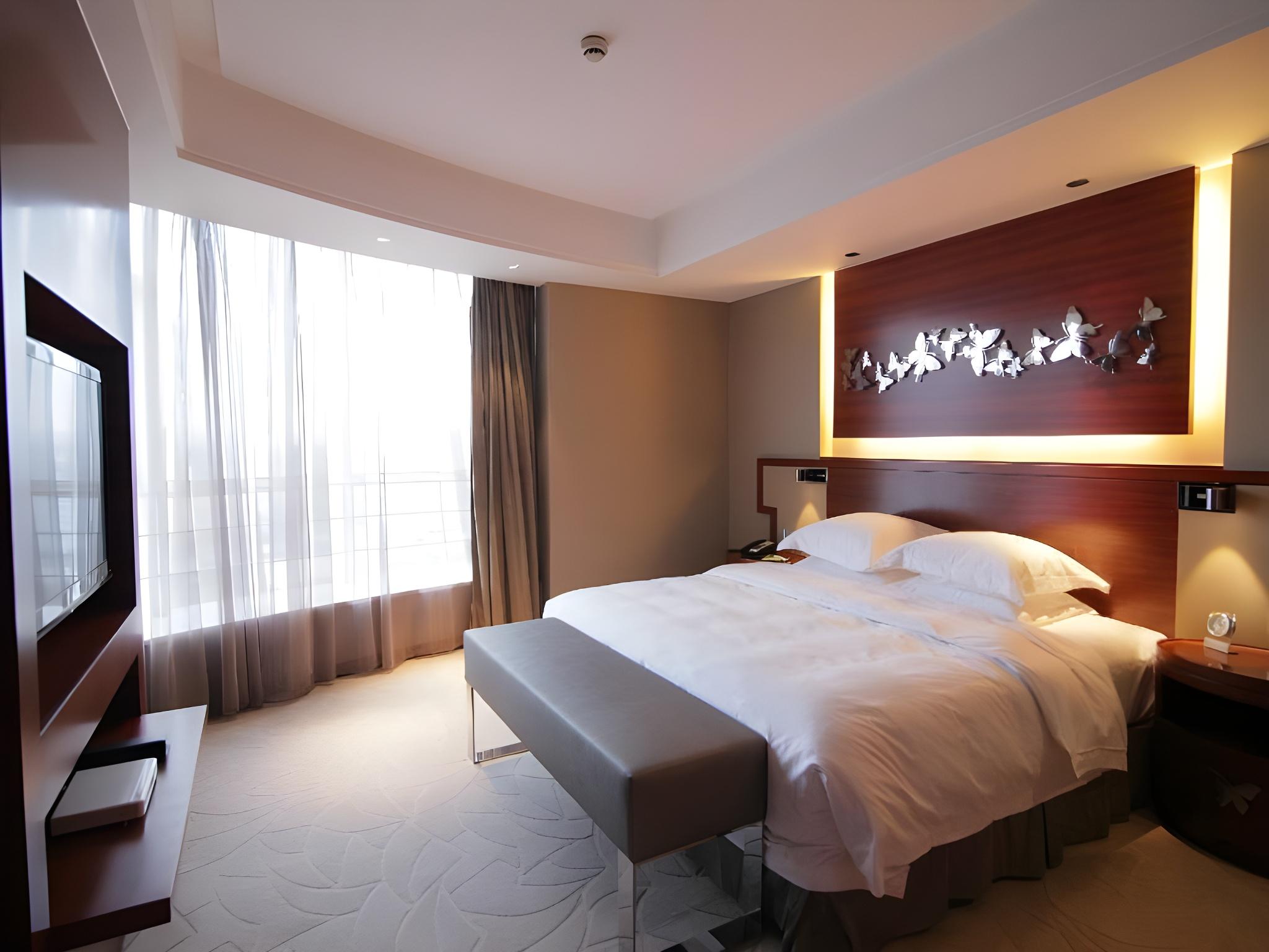 Executive, Suite