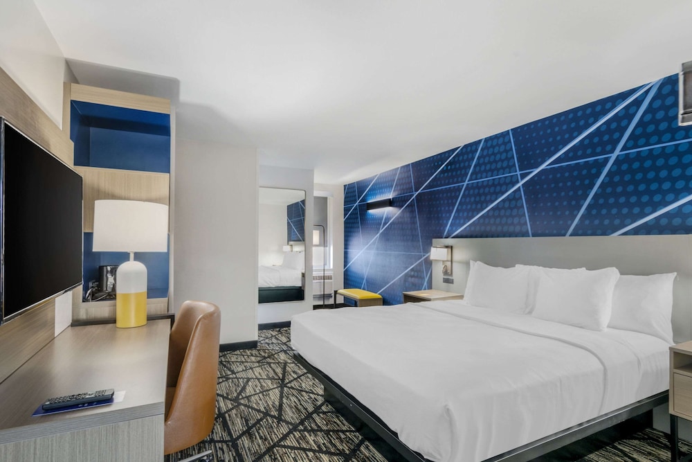 ROOM, KING BED, ACCESSIBLE