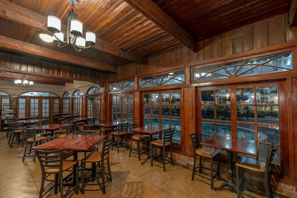 Best Western Plus French Quarter Courtyard Hotel 41/54