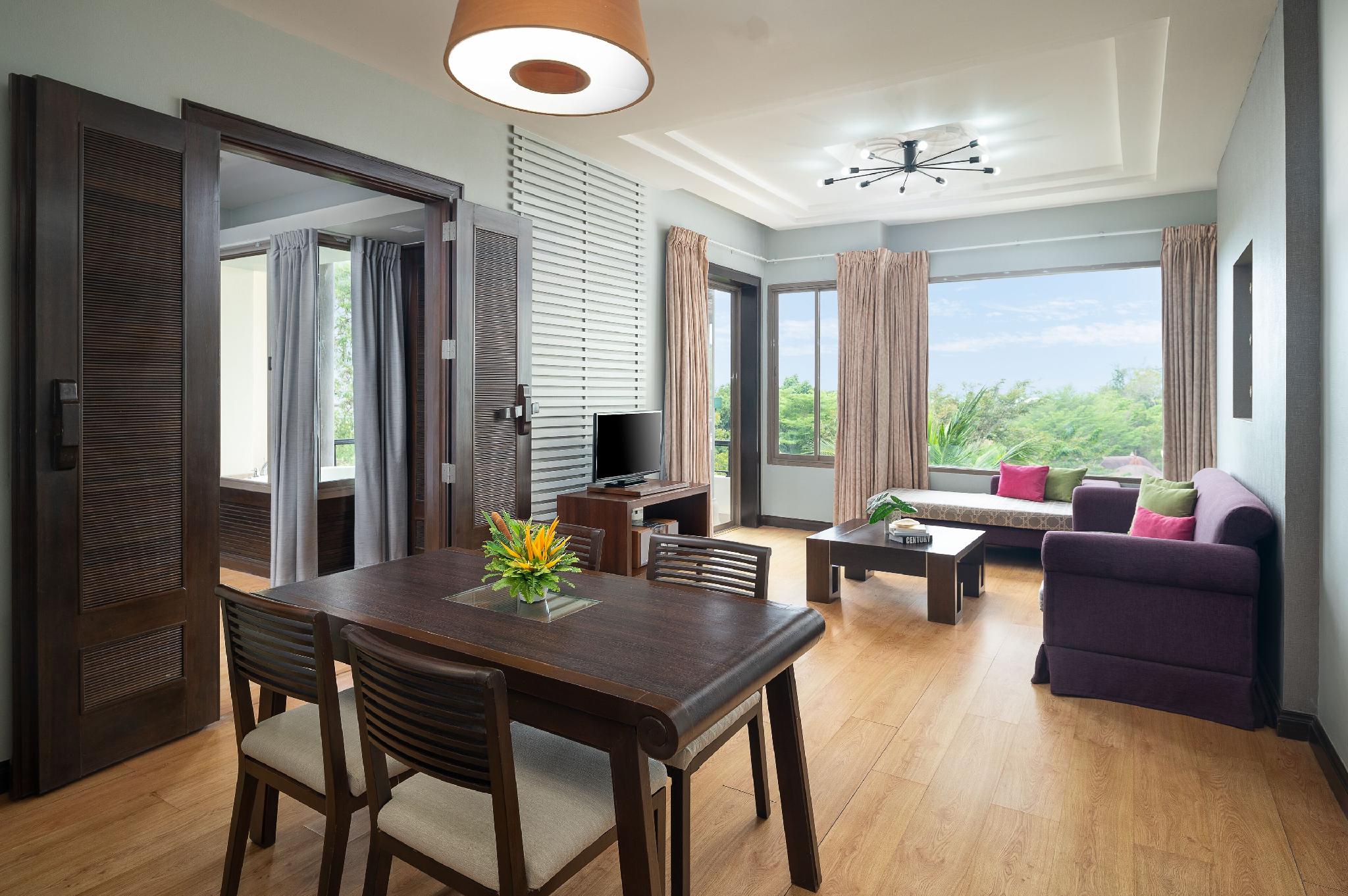 Junior Suite, Jetted Tub