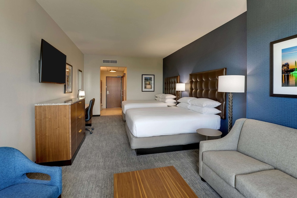Deluxe, Multiple Beds, Fireworks View