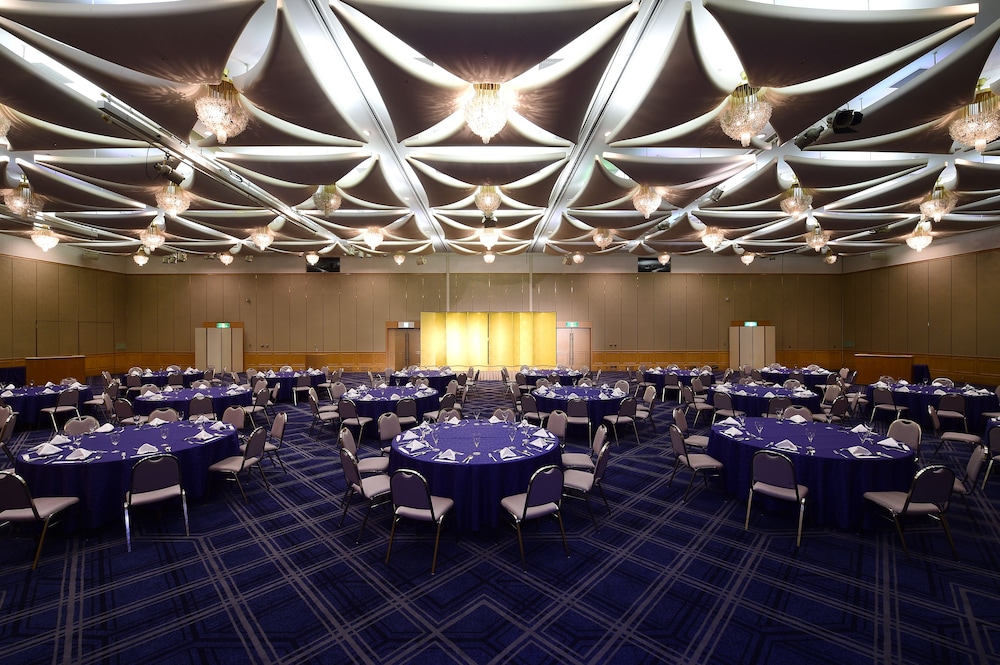 Hotel Hewitt Koshien (ex Novotel Koshien Osaka West) 53/54