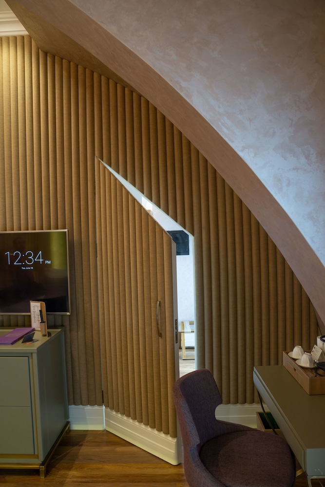 Art Gallery Hotel 32/46