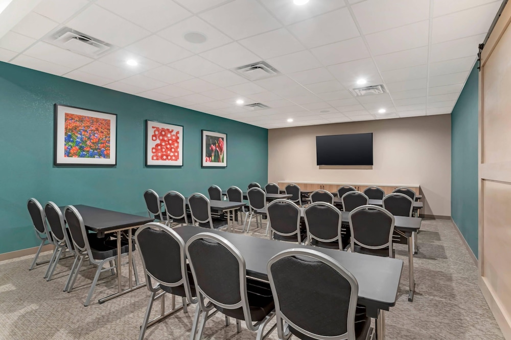 Cambria Hotel Euless - DFW Airport South 40/50