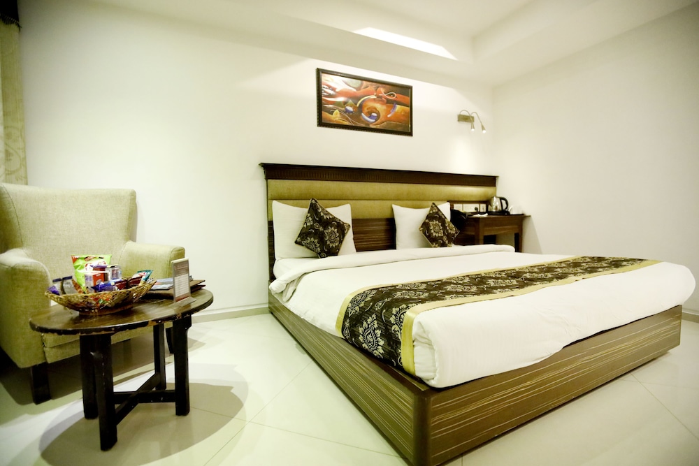 EXECUTIVE, QUEEN BED