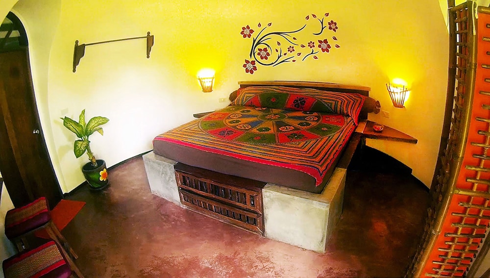 1 Bedroom, Premium, Bungalow, King Bed, Garden Area, Flower Power Village 2/3
