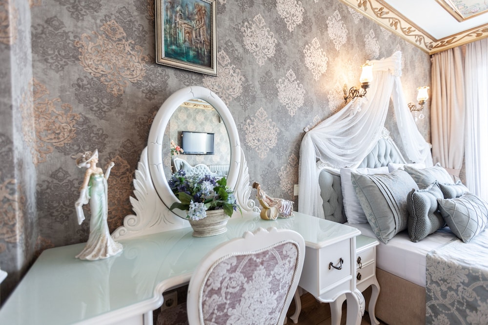 Romantic Hotel Istanbul 54/72