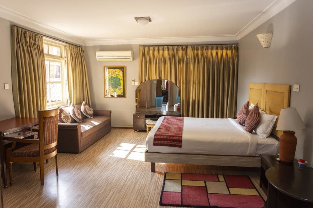 HERITAGE, SUITE
