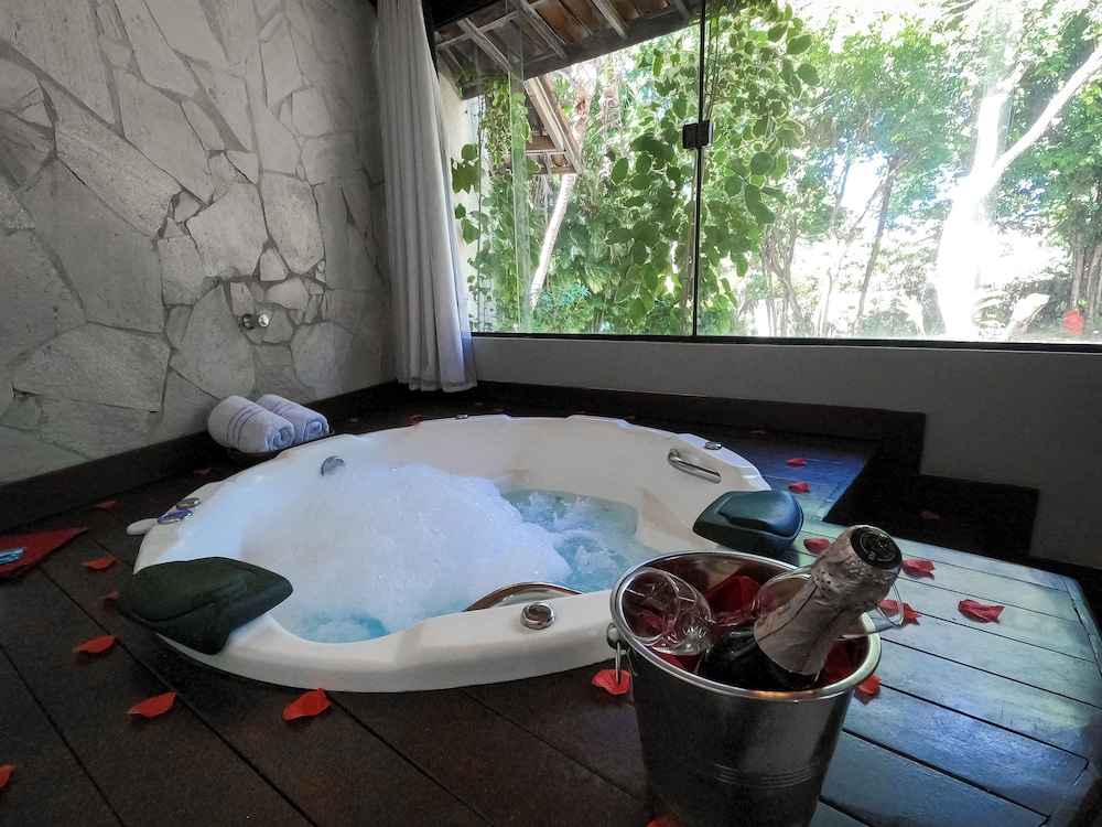 swimming pool spa