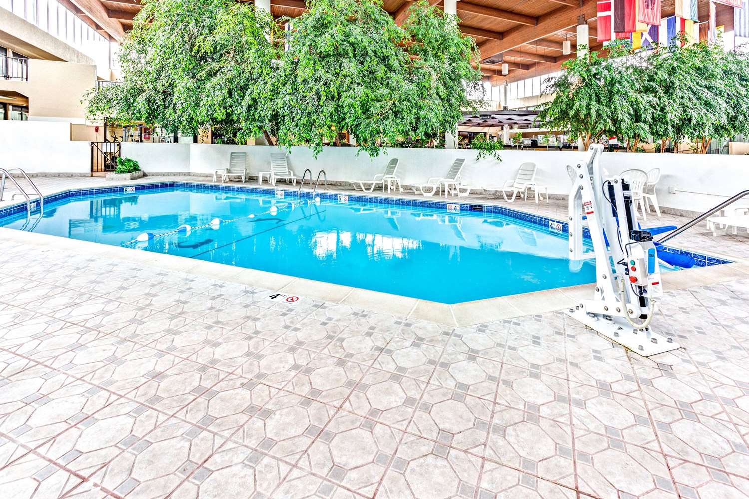 Wyndham Garden Romulus Detroit Metro Airport 37/40