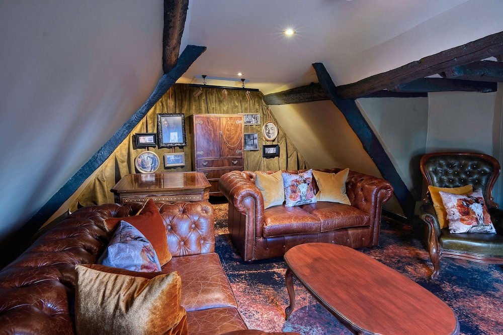 Guy Fawkes Inn 48/63