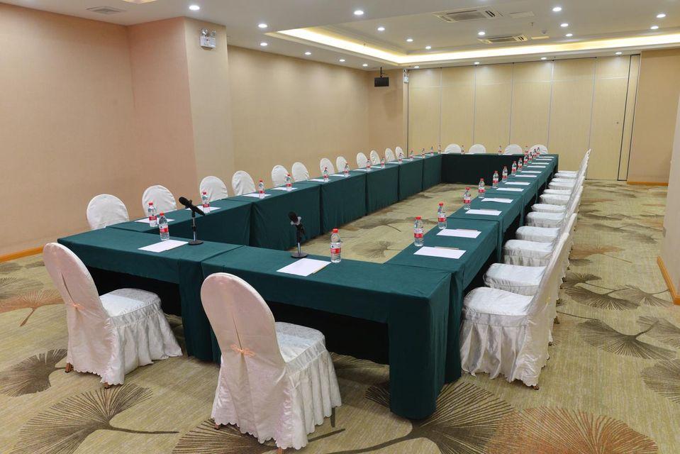 Vienna International Hotel (Huizhou Binhai Park Shop) 39/44