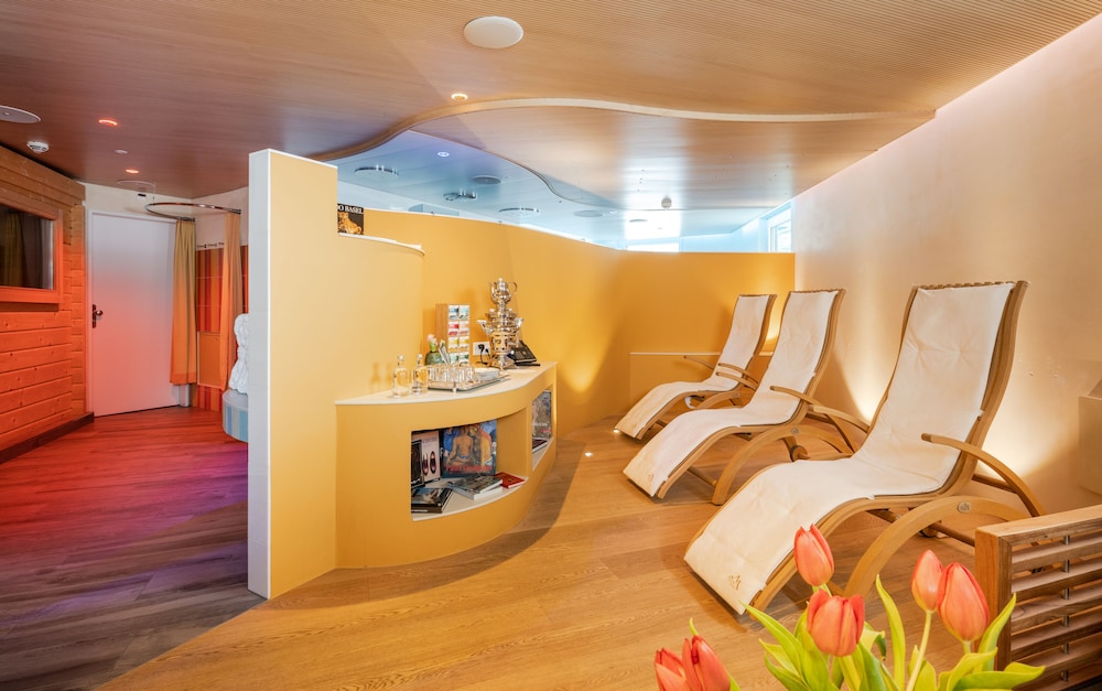 Gaia Hotel 39/75