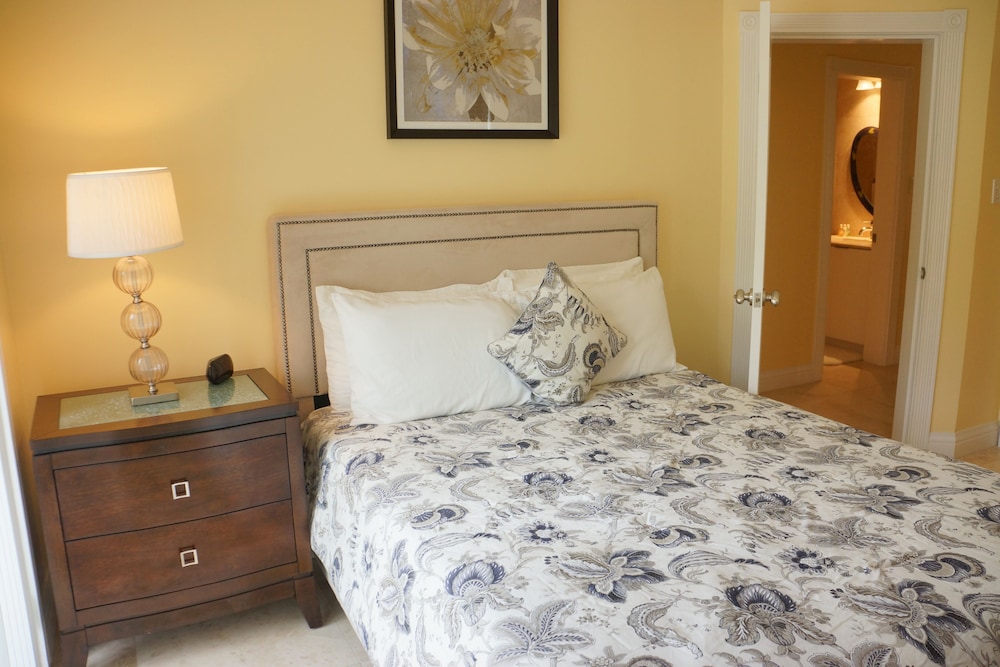 The Hamilton Beach Villas & Spa 11/50