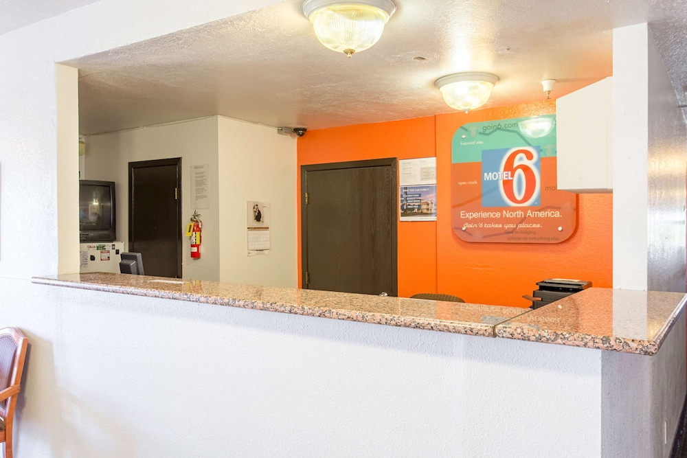 Lobby at Motel6 Moriarty, NM, MORIARTY - NM