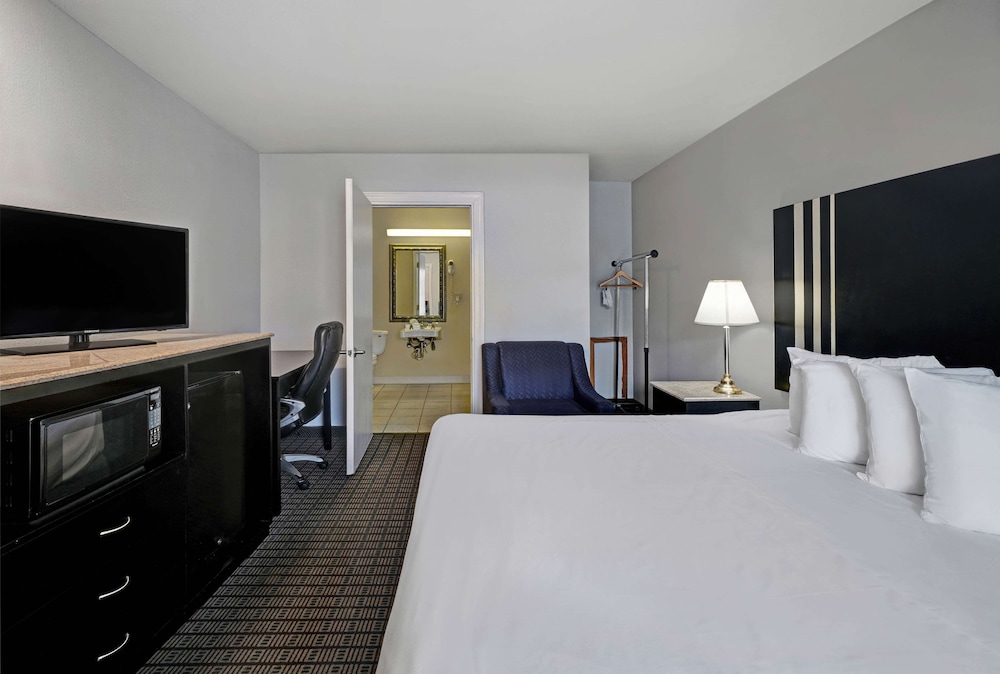 غرفة ديلوكس بسرير كينج، Motel6 Washington, PA 4/10