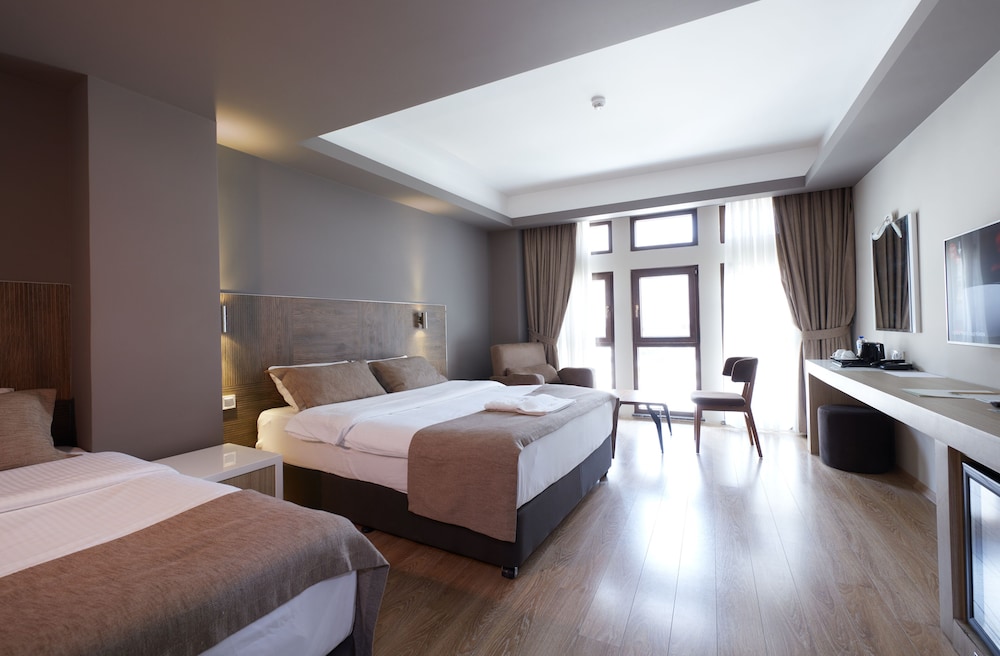 Arus Hotel 10/62