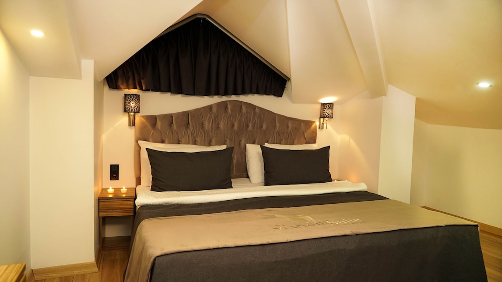 Hotel the Marions Suite 8/85