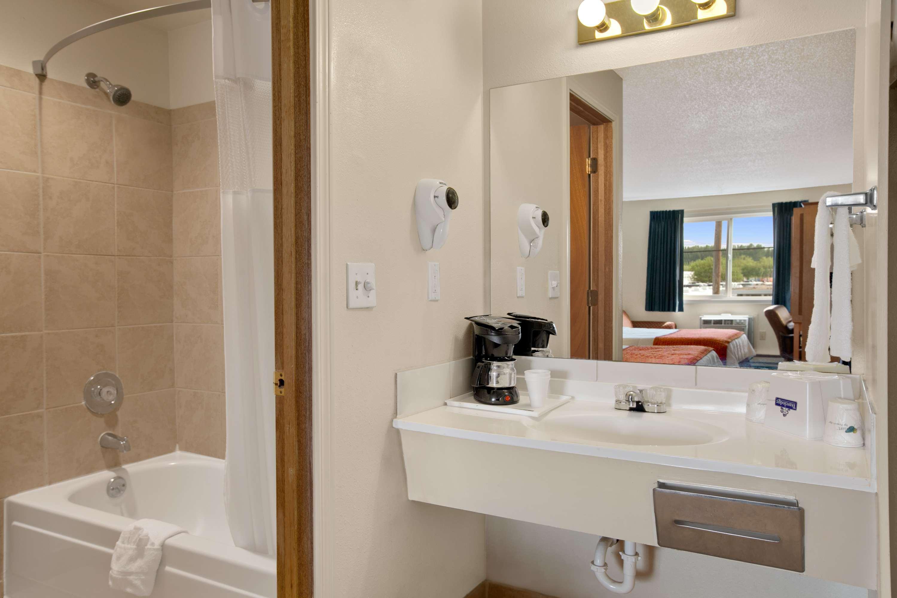 Travelodge Port Of Tacoma WA 7/7