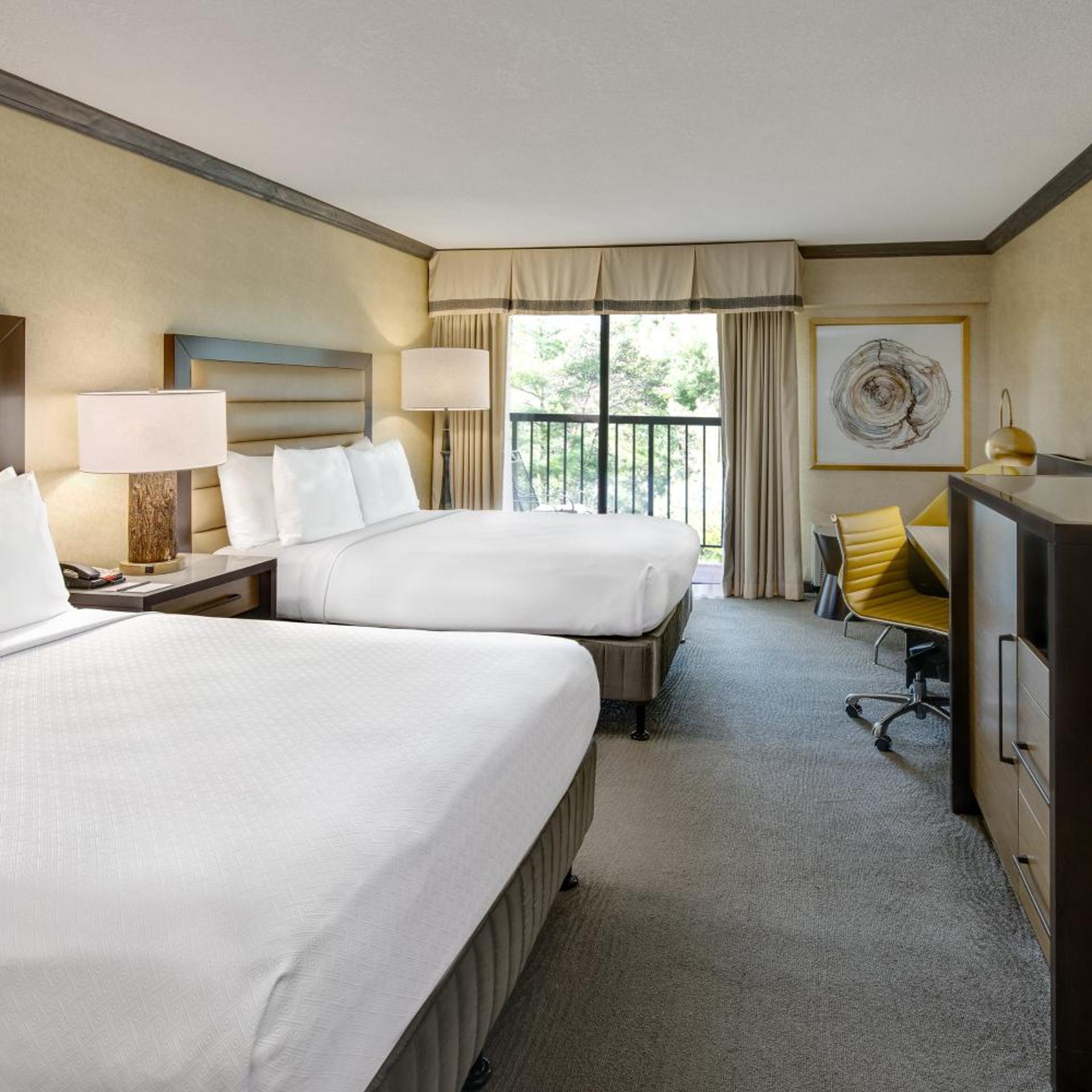 Standard, Queen Bed, Pool Access