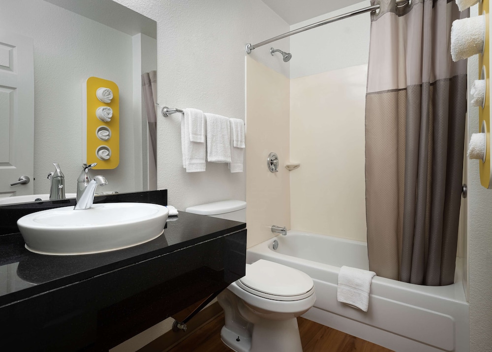 Motel6 Carlsbad, CA - Near Legoland 19/53