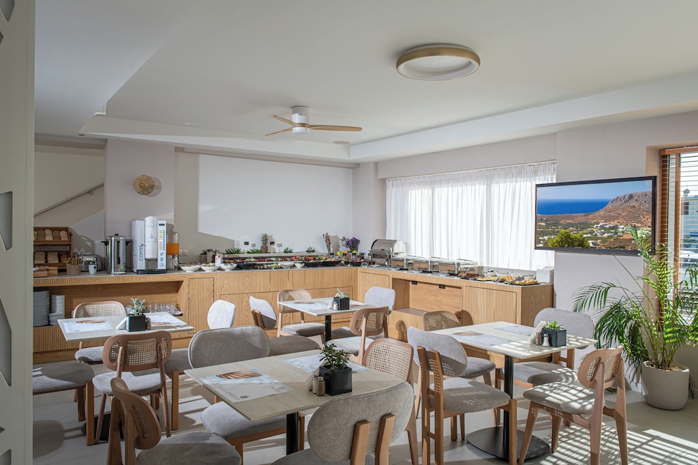 Mary Hotel and Mary Royal Suites 44/51
