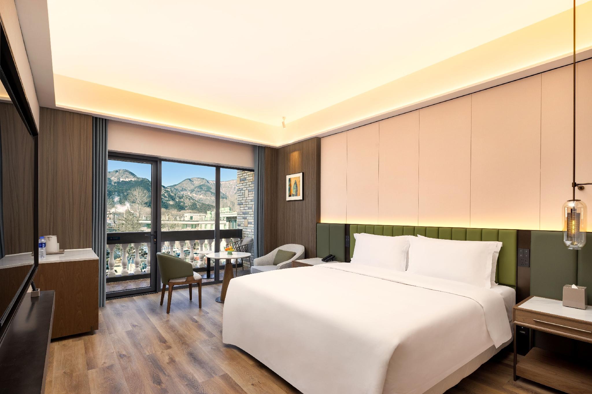 Fragrant Hill Hotel 17/60