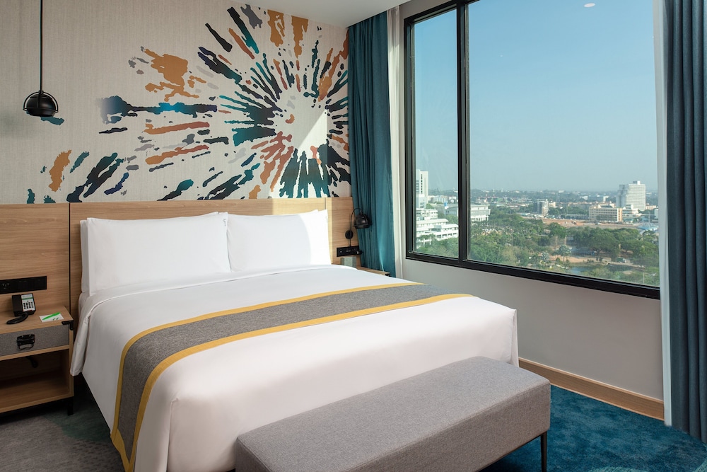 Holiday Inn Suites Siracha Laemchabang 34/78