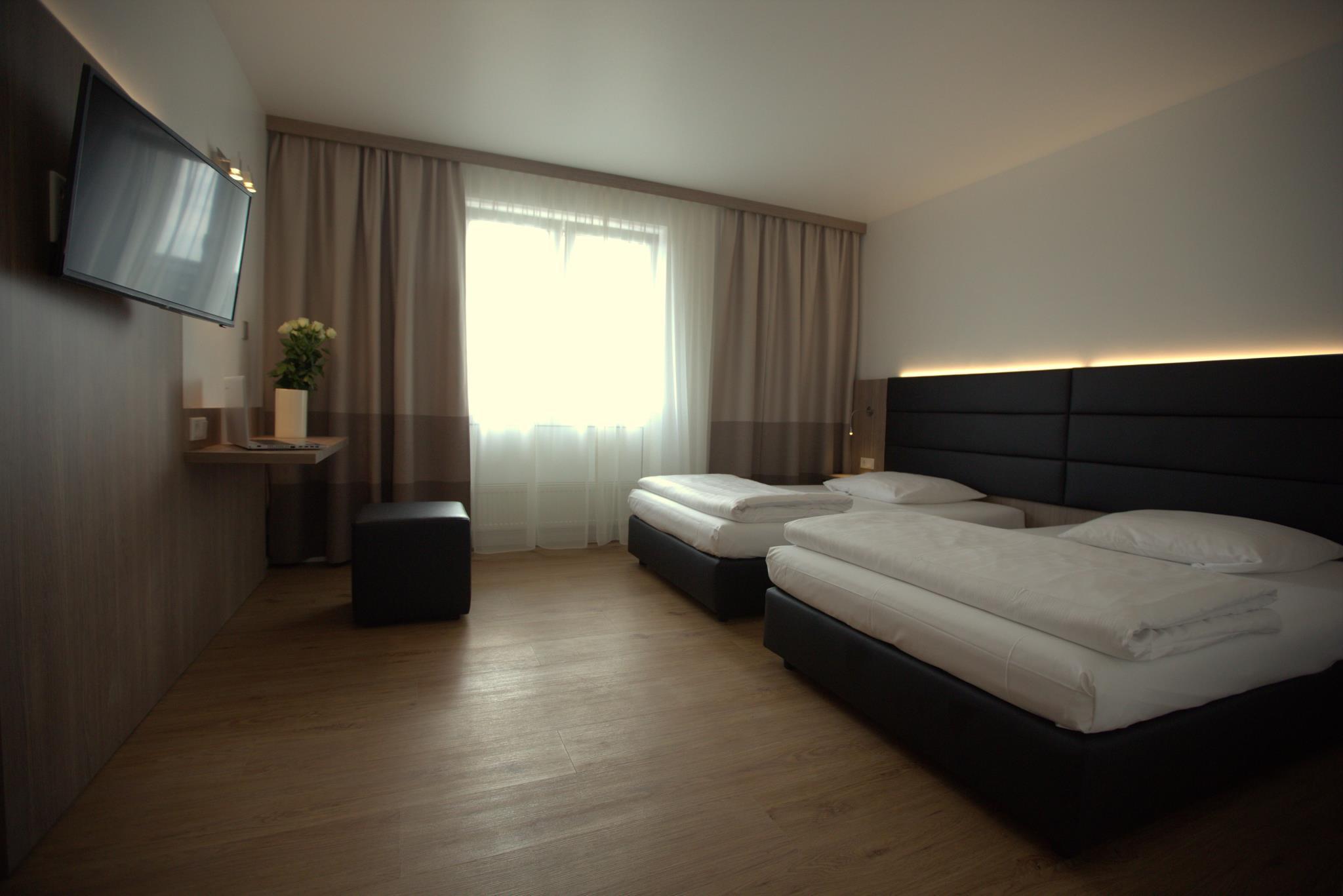 Classic, Twin Beds