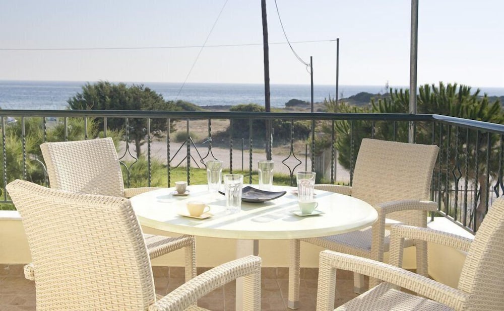 Romanos Beach Villas 27/49